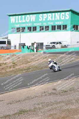 media/Apr-20-2025-AHRMA (Sun) [[393a79c373]]/Race/Group 11 early race/Turn 4b/